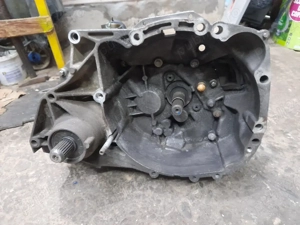 Cutie de viteze  - imagine 2