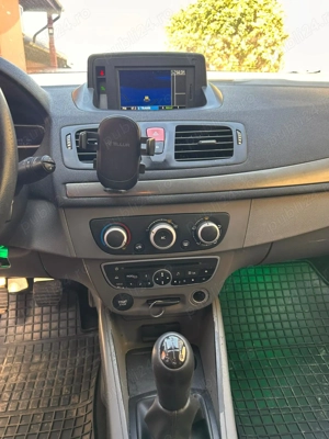 Vând  Renault Megane III   1.5 dCi   2011 - imagine 7