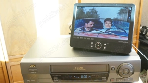  Video recorder VHS JVC model HR-J712 stereo Hi-Fi 