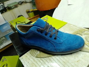 Adidas din piele intoarsa 42