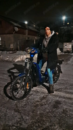 vâd sau schimb o bicicleta eletrica 45km nu tine bateria mult în carcata preț mic  - imagine 10