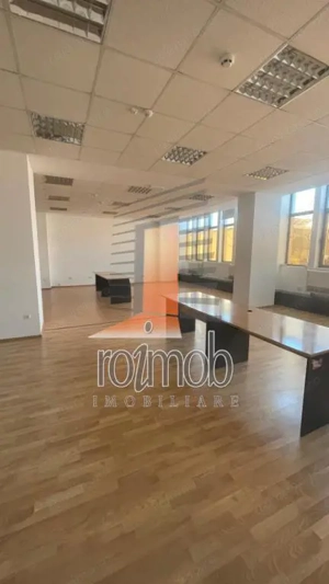 Vatra Luminoasa, spatiu birou