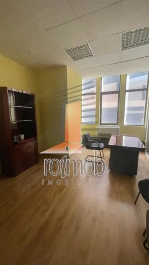 Spatiu birou, 2 camere