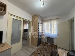 Apartamentu cu 2 camere,renovat, etajul 2, zona Sagului