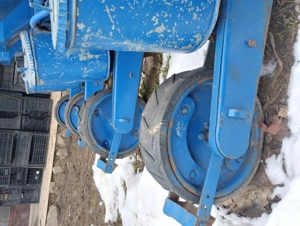 vind semănătoare pe patru rinduri prășitoare 