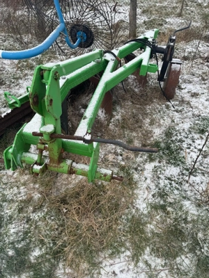 Cositoare și plug de vânzare 