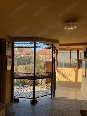 Vand casa si teren , str.Independentei , zona linistita - imagine 7