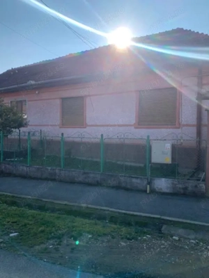 Vand casa si teren , str.Independentei , zona linistita - imagine 20