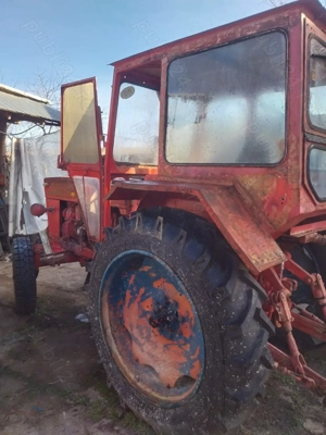 Vând  Dezmembrez  Tractor Universal 650 cu motor de IFA în 4 cilindri cu ambreiaj defect - imagine 5