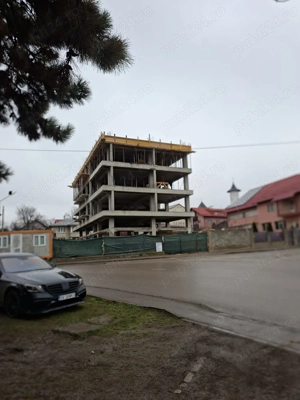 Echipa de baieti cautam de munca in domeniul construcțiilor 