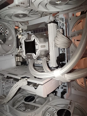 PC gaming RTX 5060  white (alb) - imagine 3