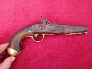 replica pistol capsa 