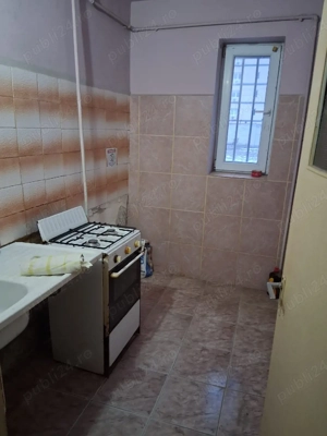 Garsoniera la parter Slobozia - imagine 5