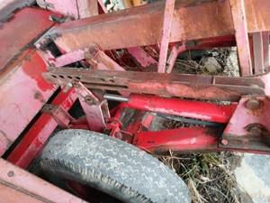 Culegatoare de porumb pe un rand Zmaj 214 și semanatoare de porumb de Piatra Neamt de 6 randuri - imagine 3