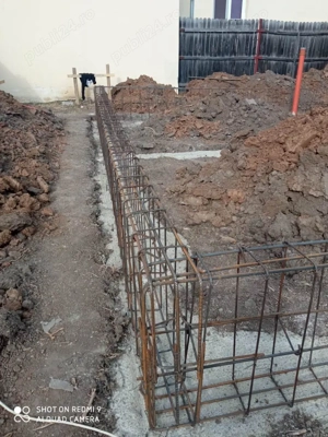 executam case la rosu  - imagine 3