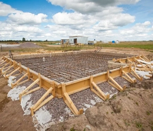 executam case la rosu  - imagine 4