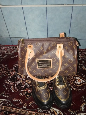 Vând set femei adidași mărimea  37 Louis Vuitton 