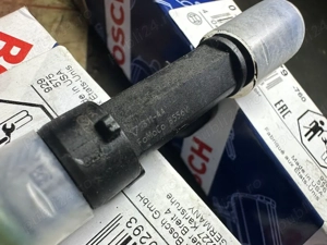 injectoare bobine si bujii ford mustang  - imagine 3