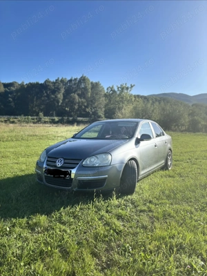 Vând Volkswagen Jetta!