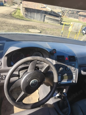 Vând VW Touran înmatriculată  - imagine 4
