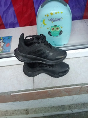 Adidași adidas mărimea 29  băieților 