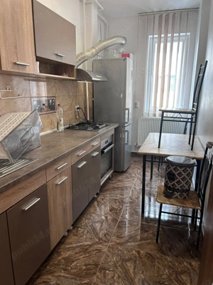 Vând apartament cu două camere mai multe detalii la numărul de telefon afișat 