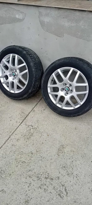 Vand jante si cauciucuri 205,55 R16 Foarte bune  - imagine 3