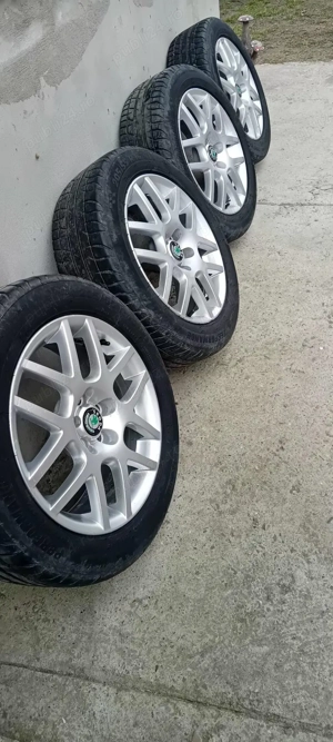 Vand jante si cauciucuri 205,55 R16 Foarte bune  - imagine 4