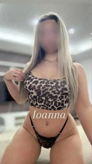 Blonda New venită in oraș 