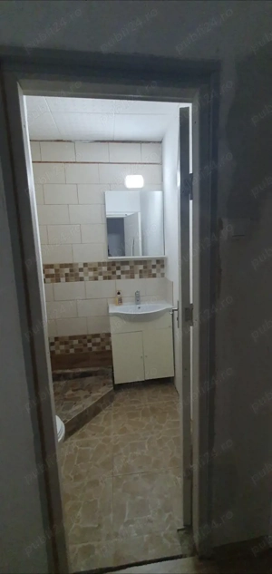 Vând Garsoniera 31 mp Resita   - imagine 4