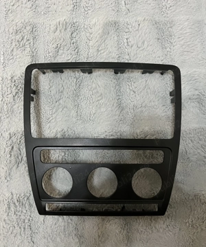 Vând Radio cd mp3 player casetofon cod :1z0035161c + ramă casetofon. - imagine 3