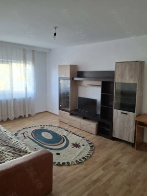 Inchiriez apartament cu 3 camere, decomandat, et 1.pret 1800 lei