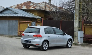 VW Golf 6 1.6 MPI DSG AUTOMATA Navigatie DubluClima SenzoriParcare Bluethoot CamerăMarșarier Euro5  - imagine 3