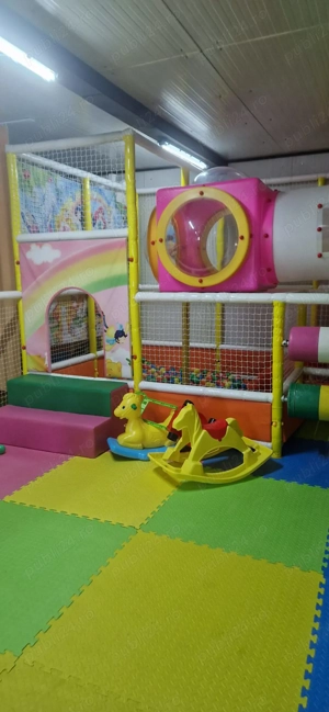 Loc de joacă echipat complet