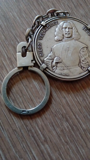 vând breloc de argint 