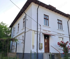 Vând apartament superb în vilă -etaj 1 cu mansardă 
