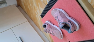 Adidasi unisex Nike 38