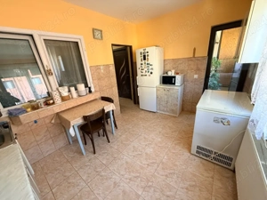 Apartament cu 2 camere+garaj De Vanzare in Floresti - imagine 2