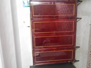 dulap[ haine si oglinda toaleta