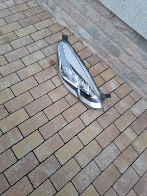 Far dreapta Ford Fiesta MK8  - imagine 5