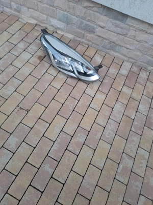 Far dreapta Ford Fiesta MK8  - imagine 3