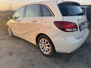 Vând.      Mercedes b180  - imagine 2