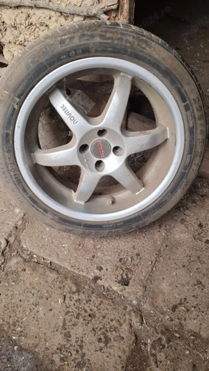 vand jenti aliaj cu cauciucuri spitate