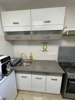 Mobilă de bucătărie + aragaz cu cuptor electric