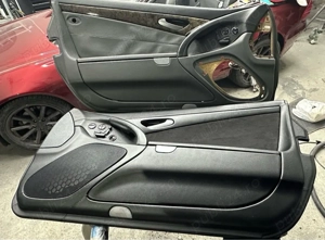 Retapitare tapiterie plafoane fete de usi volane scaune