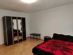 Propr. ofer ptr. inchiriere gars. 35 mp,ptr.minim un an de zile,la 375 E luna,la Eroii Revolutiei