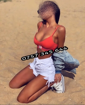 Tomis Nord, Brunetă, Silicoane Reală!! - imagine 3