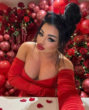 lore party trans  . siliconata. foarte pofticioasa  - imagine 5