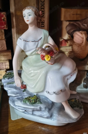 Bibelou portelan fin Apulum Alba Iulia, neciobit, stare perfecta. 