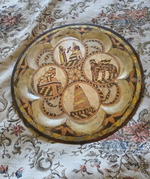 RARITATE! Farfurie decorativă Irak Kuweit anii  80   Lucrată manual, cu agatatoare